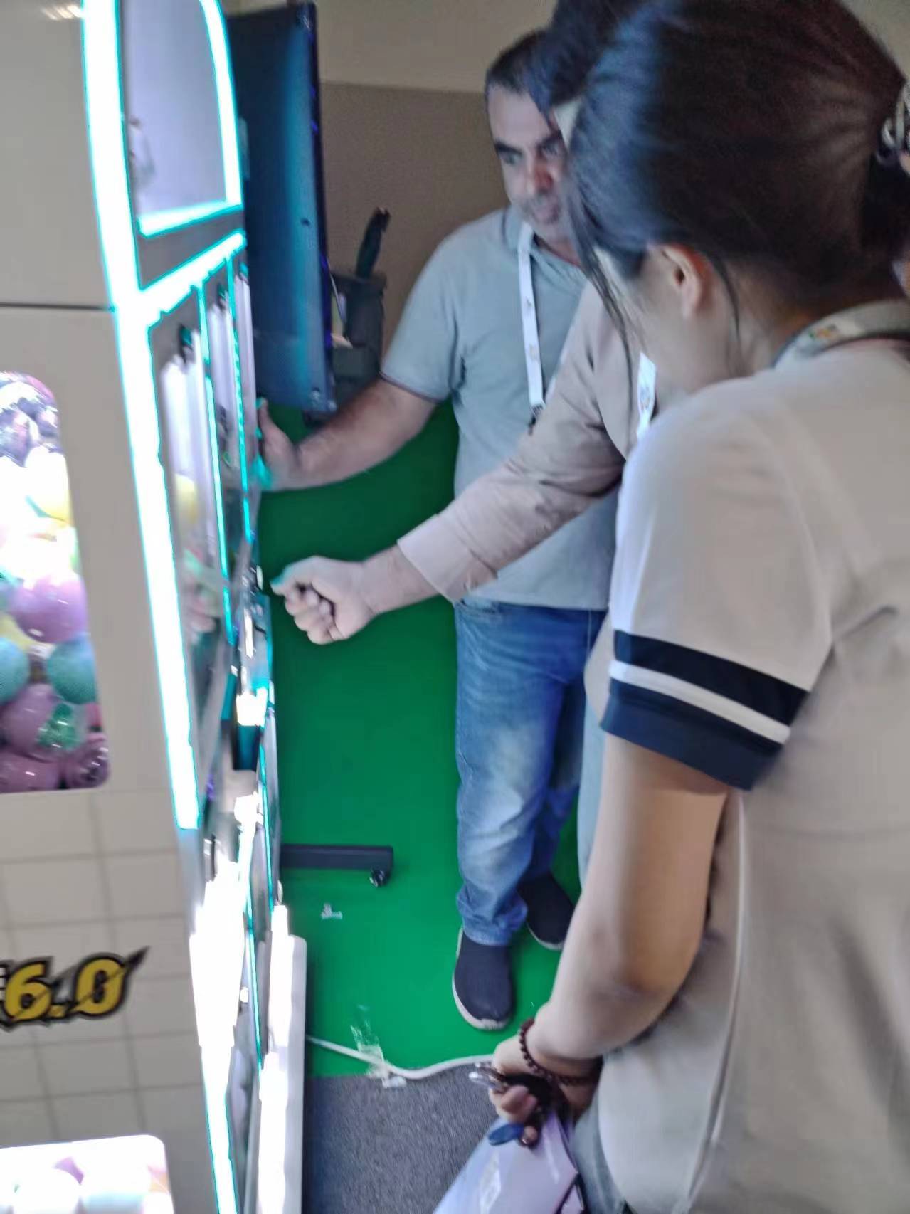 Big Claw Machine 10